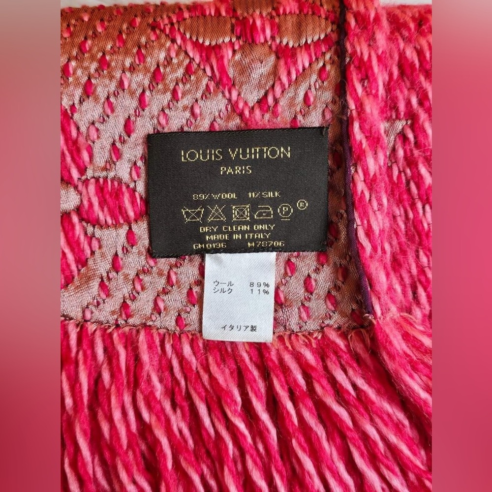 ✨Louis Vuitton Logomania Scarf! - Picture 8 of 9